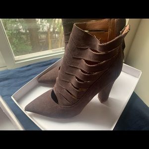 Steve Madden Gray heels